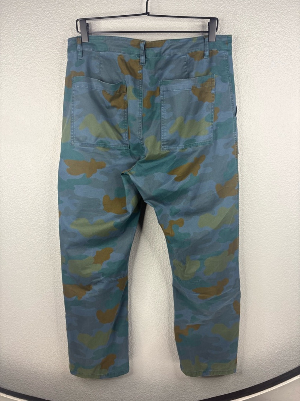 Women’s Camo Ankle Pants - Picture 5 of 9